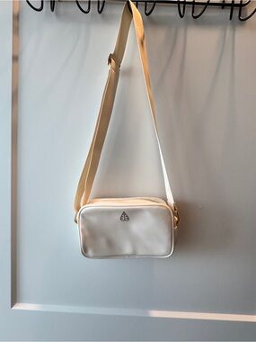 Minimal Crossbody Bag in Cream